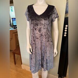 Style Therapy Velvet Dress in Shimmering Blue